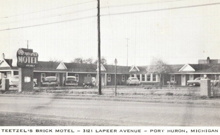 Teetzels Brick Motel (Penno Motel) - Vintage Postcard